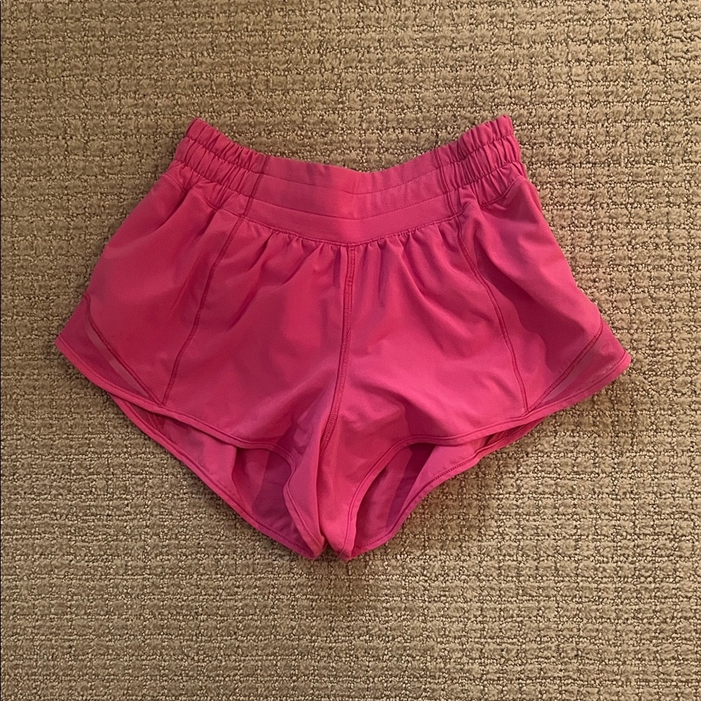 Lululemon sonic pink hottie hot shorts 2.5in